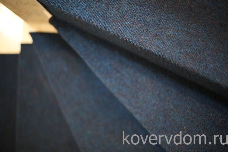 Ковровая дорожка на лестницу однотонная для офиса на резиновой основе PP 806 Ковровая дорожка на лестницу однотонная для офиса на резиновой основе PP 806
